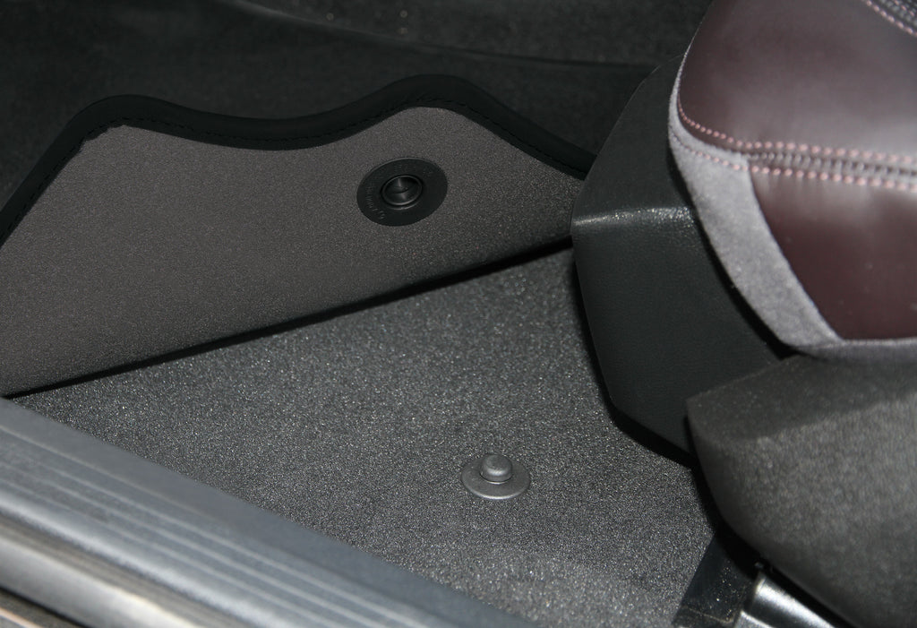 Set tappeti su misura in moquette - compatibile per Mercedes Classe E 4p (03/02>02/09) - Mercedes Classe E sw (03/03>08/09)
