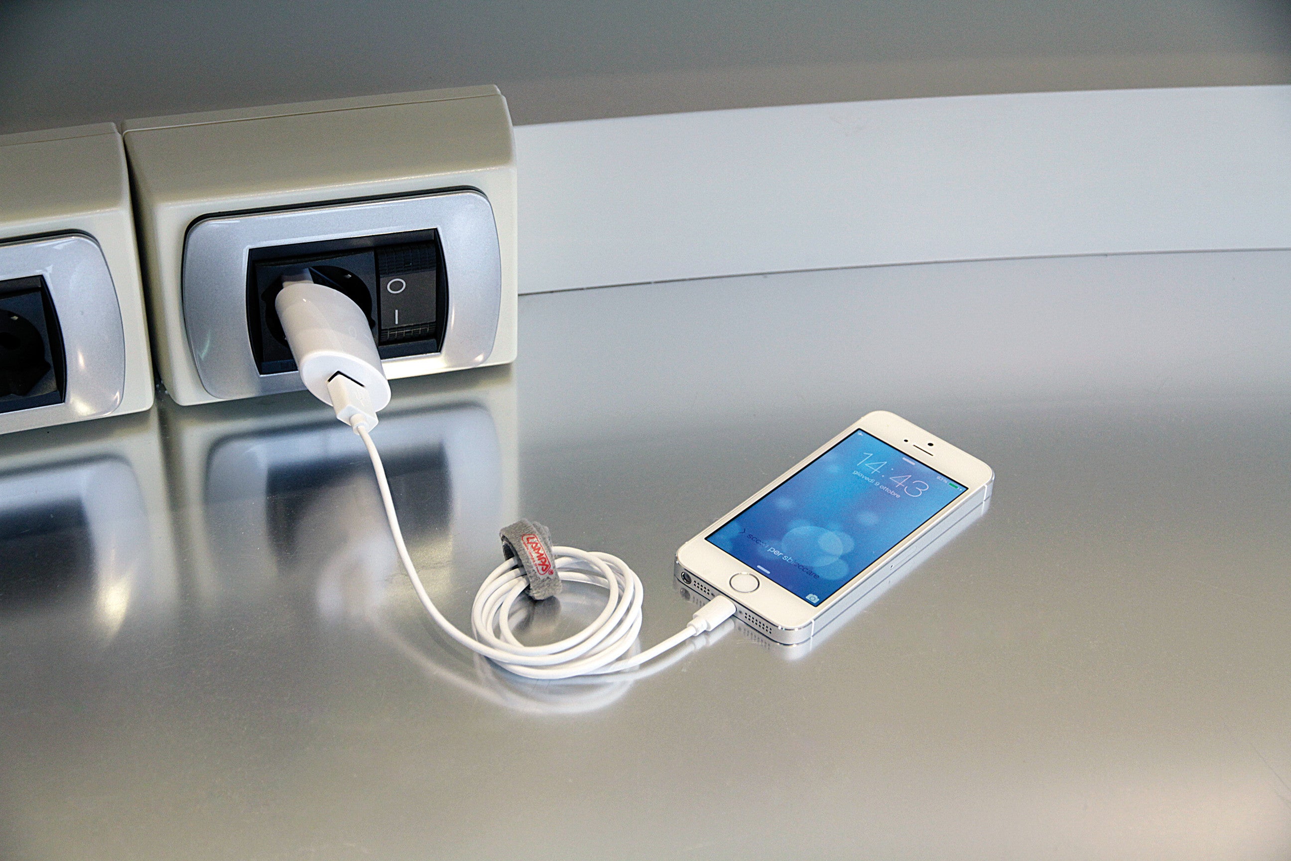 Kit 3 in 1 Lightning - Fast Charge - 12/24V + 230V