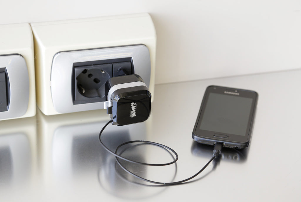 Caricabatteria da rete Micro Usb con 1 porta Usb - Fast Charge - 2400 mA - 100/230V