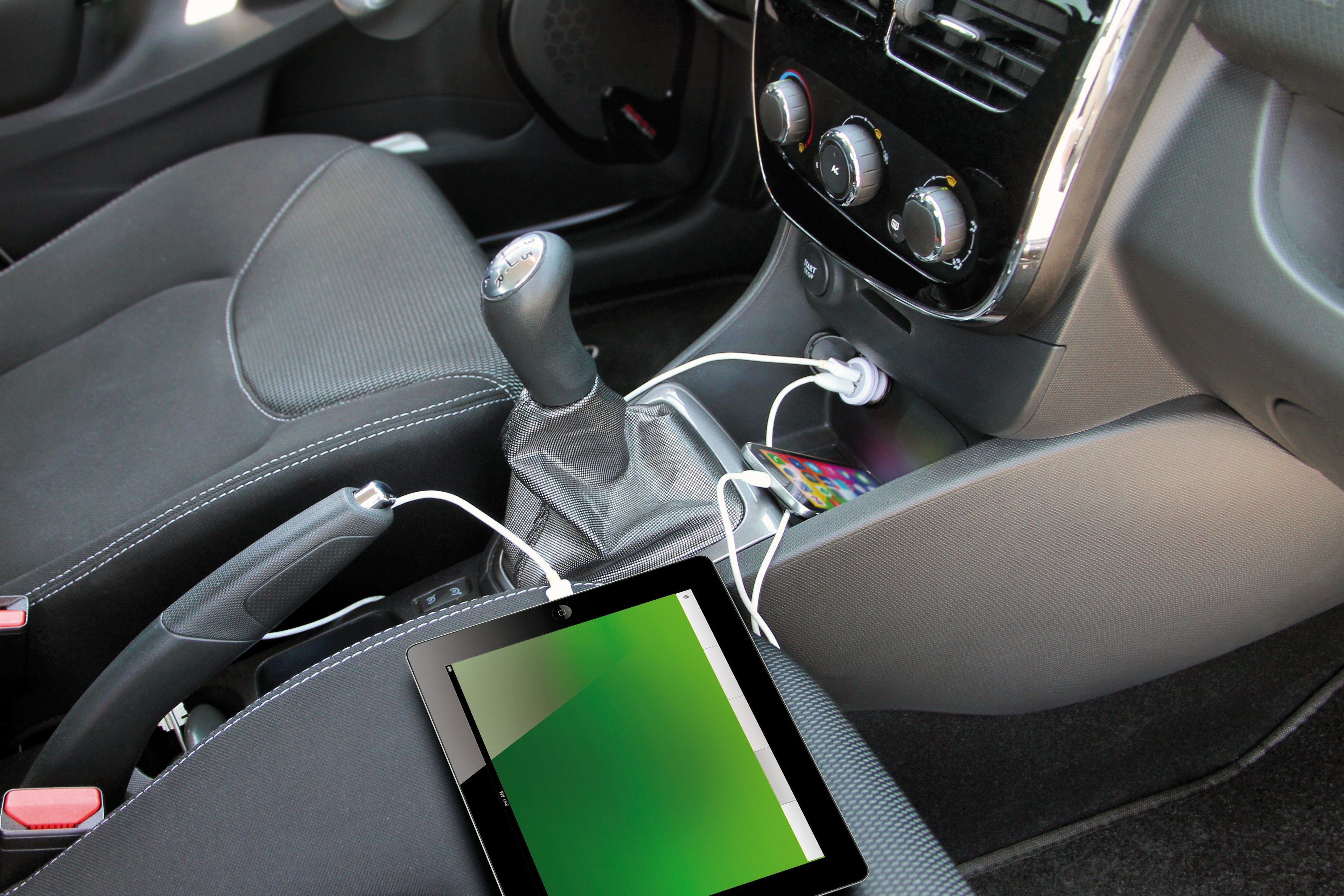 Display 20 pz - Caricabatteria 2 porte Usb - 2400 mA - 12/24V