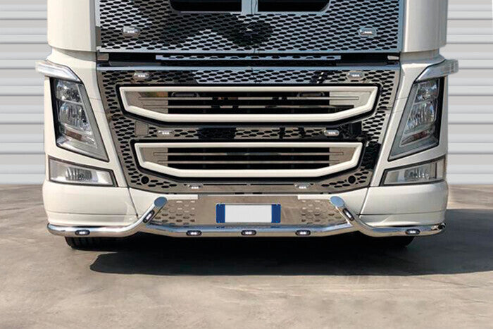 Barra paraurti con portatarga, stile H, 11 fori - compatibile per Volvo FH Serie 4 (09/12>05/21) Con spoiler sporgente
