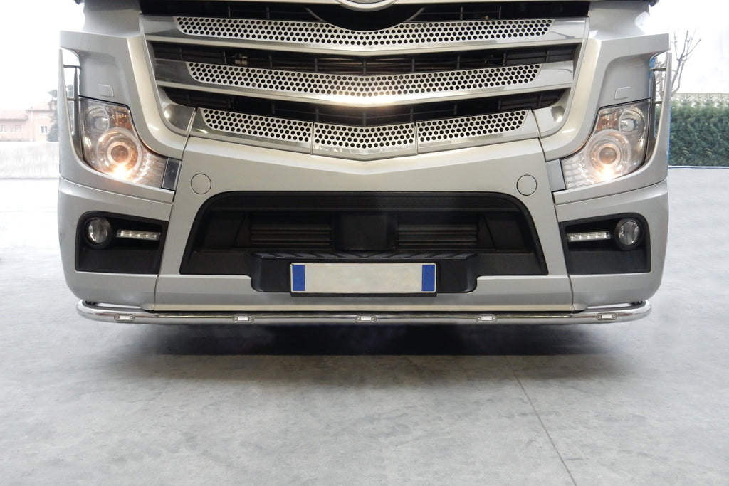 Barra paraurti, standard, 9 fori - compatibile per Mercedes Actros MP4 (09/11>09/19) Sospensioni aria - Mercedes Actros MP5 (10/19>) Sospensioni aria - Mercedes Actros MP5 L (11/21>) Sospensioni aria