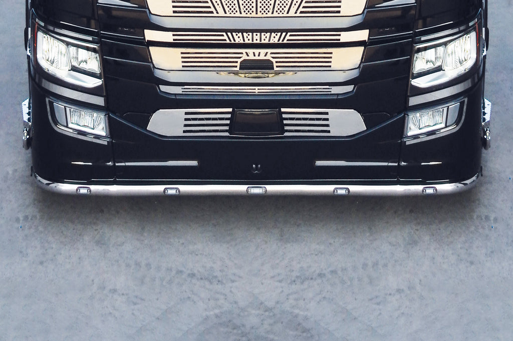 Barra paraurti, standard, 9 fori - compatibile per Scania G Serie 7 - New Generation (01/18>) Paraurti piccolo - Scania R Serie 7 - New Generation (11/16>02/25) Paraurti piccolo - Scania S Serie 7 - New Generation (11/16>) Paraurti piccolo
