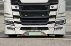 Barra portatarga, 5 fori - compatibile per Scania R Serie 7 - New Generation (11/16>02/25) Paraurti piccolo - Scania S Serie 7 - New Generation (11/16>) Paraurti piccolo - Scania G Serie 7 - New Generation (01/18>) Paraurti piccolo