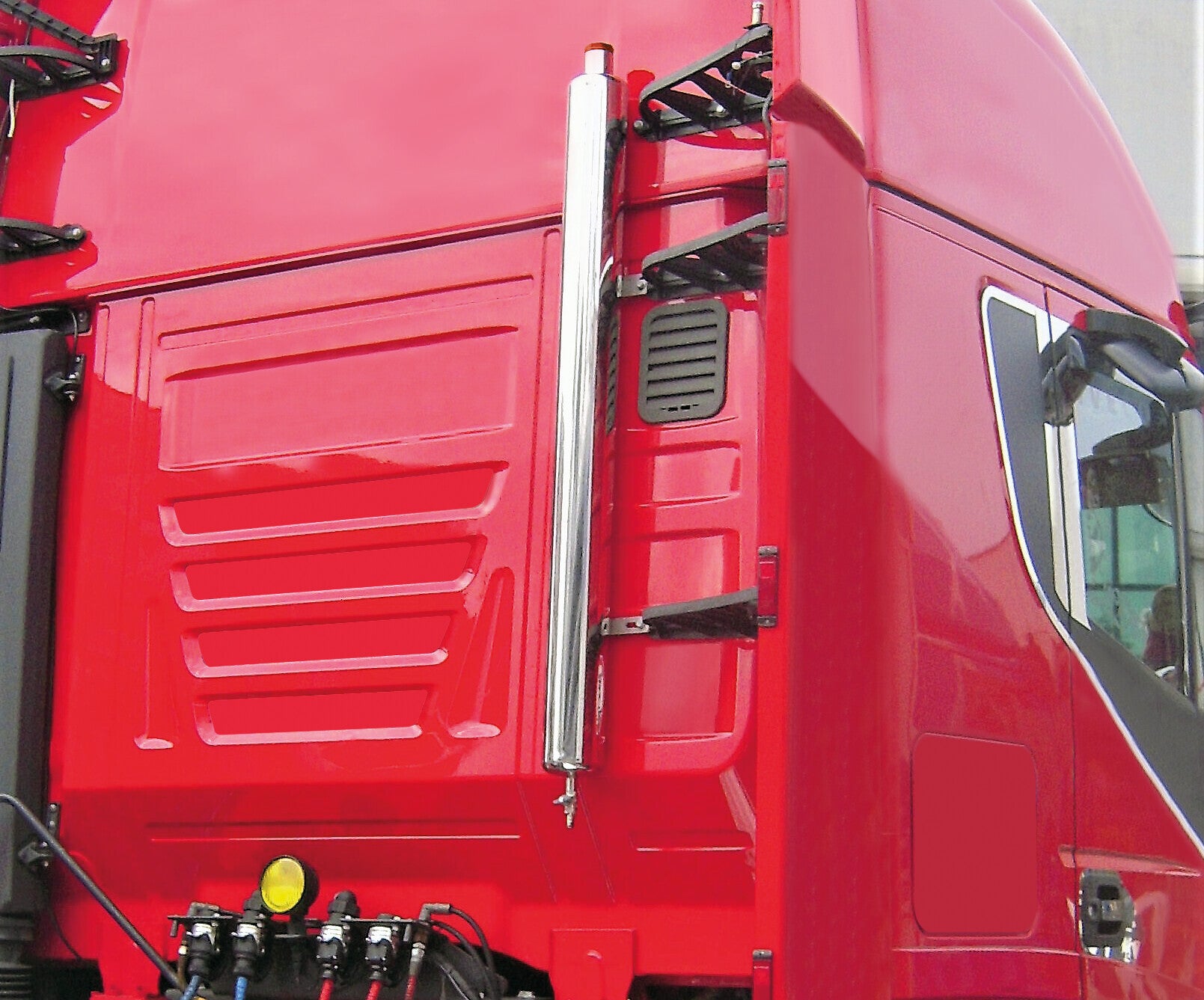 Tanica acqua tubolare - compatibile per Iveco Stralis (08/02>12/12) - Iveco Stralis (07/12>12/19) - Iveco Stralis Hi-Way (07/12>08/16) - Iveco Stralis XP (09/16>12/19)