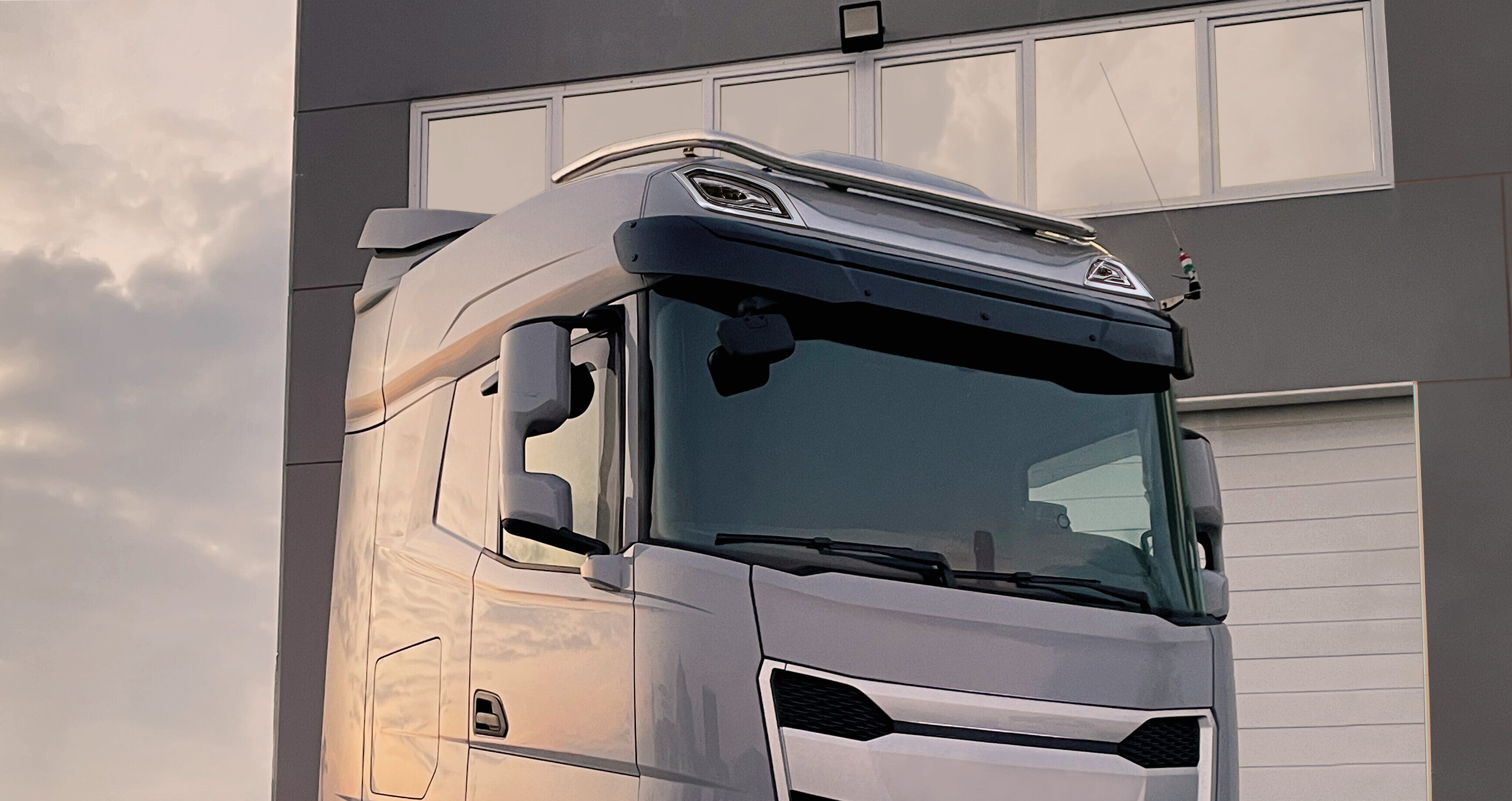 Barra portafari per tetto, standard corto - compatibile per Daf XF (06/21>) Tetto da forare - Daf XG (06/21>) Tetto da forare