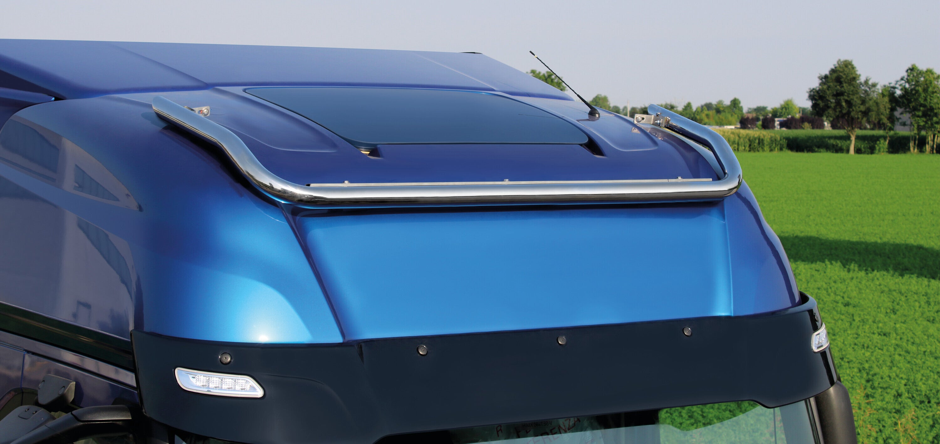 Barra portafari per tetto, standard corto - compatibile per Iveco S-Way (10/19>) Tetto da forare