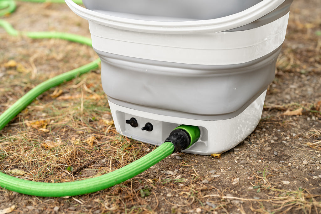 Aquarover, secchio pieghevole con pompa a batteria ricaricabile - 15 L