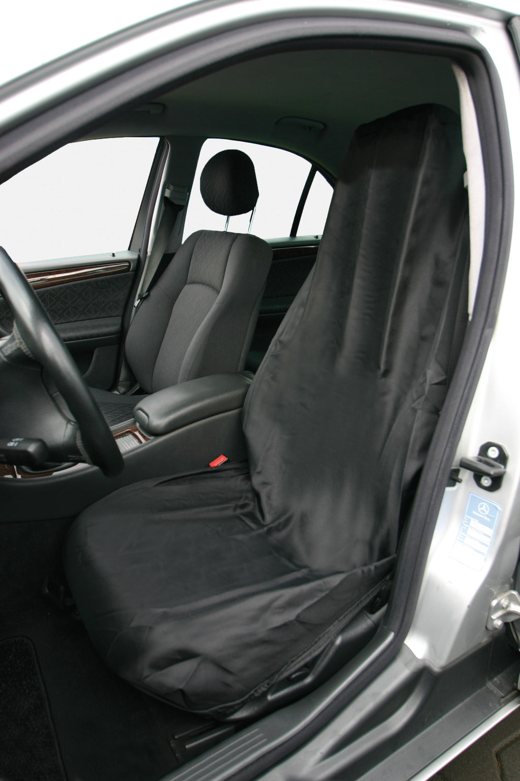 Max Seat Protector, il salvasedile impermeabile universale