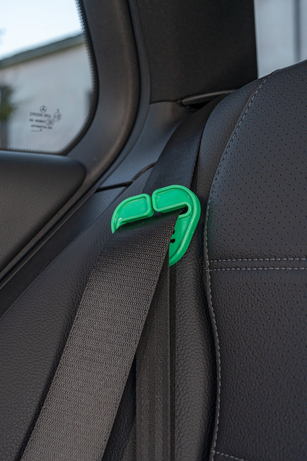 HF06, Rialzo auto i-Size con ISOFIX