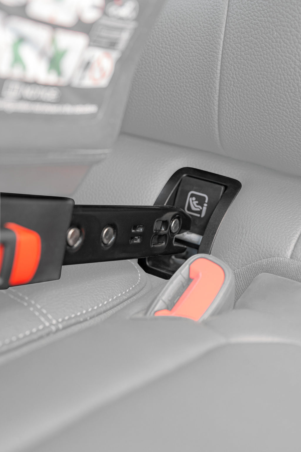 HF06, Rialzo auto i-Size con ISOFIX