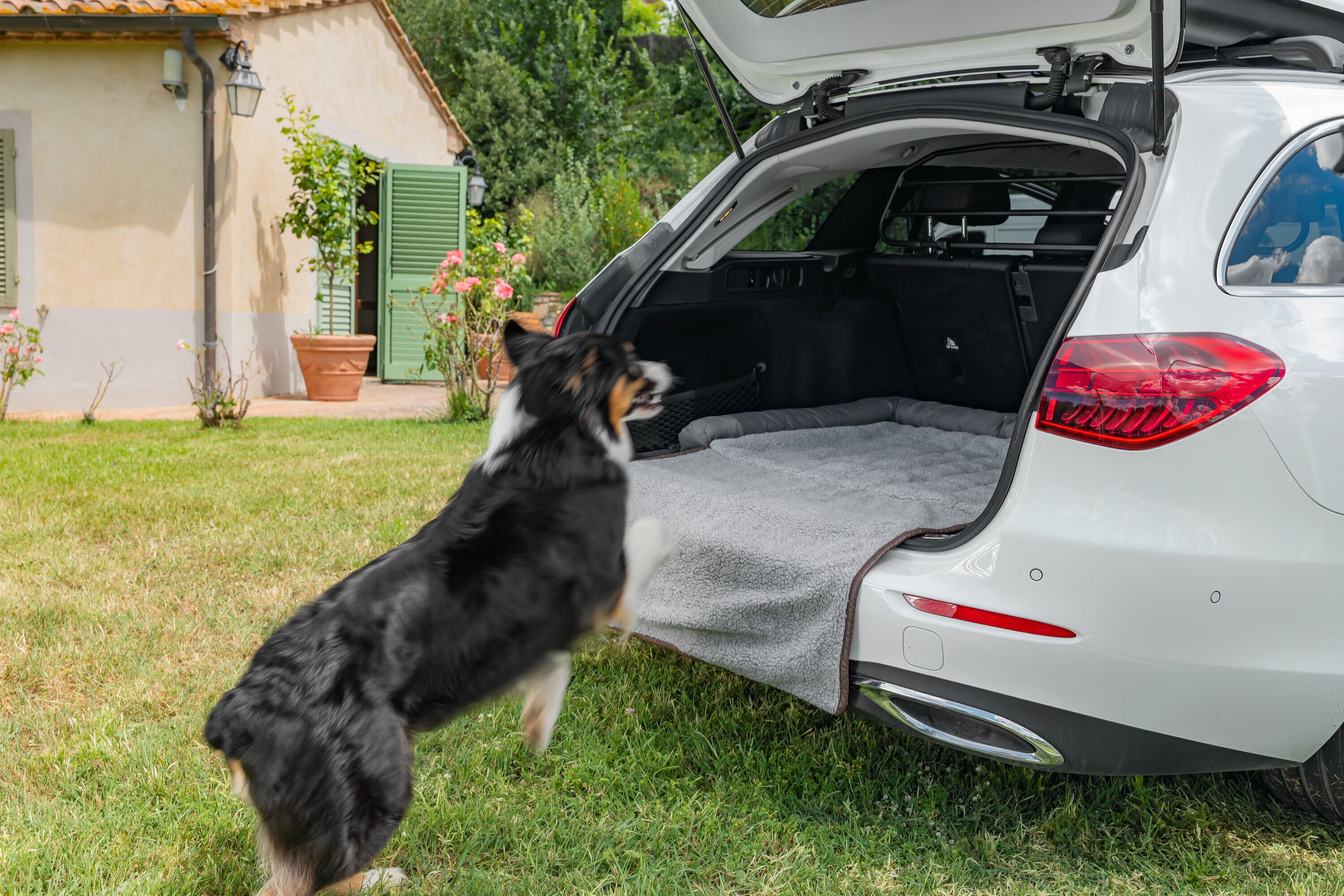 Pet Mat 3 in 1, lettino, tappeto baule e protezione paraurti