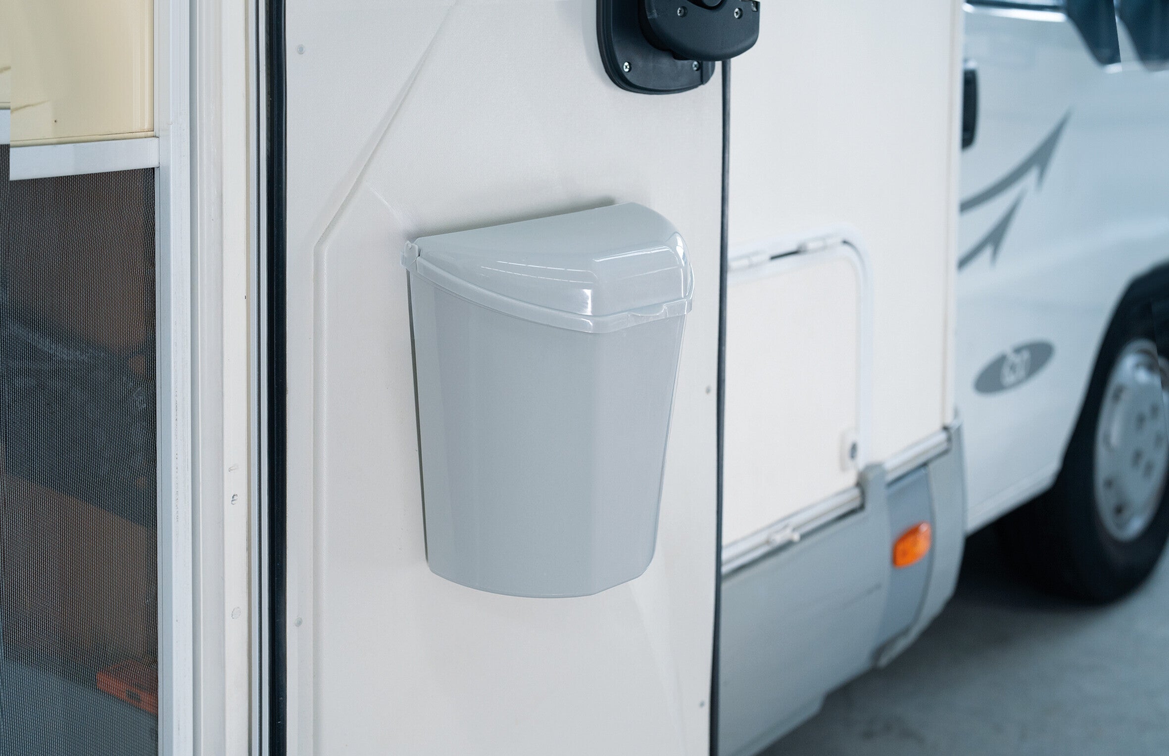 Cestino rifiuti con coperchio - 6 L