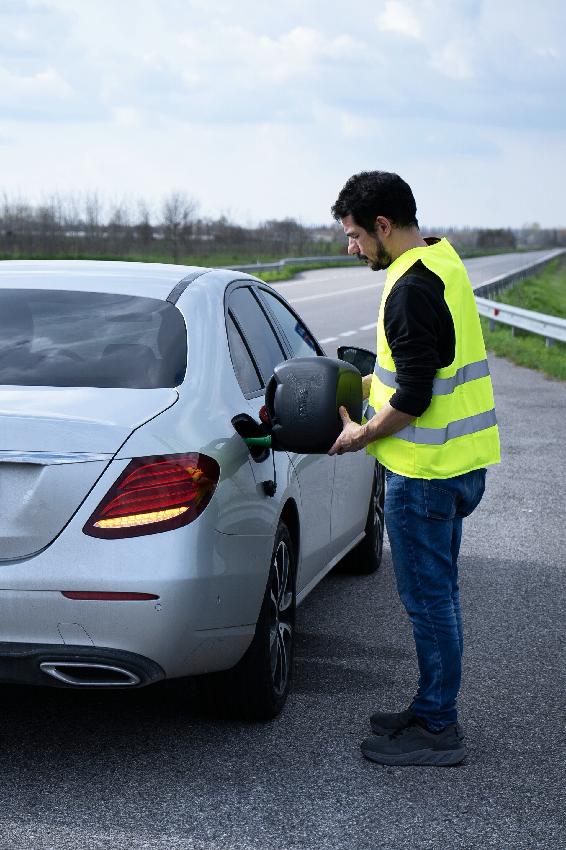 Tanica carburante completa di travasatore - 10 L