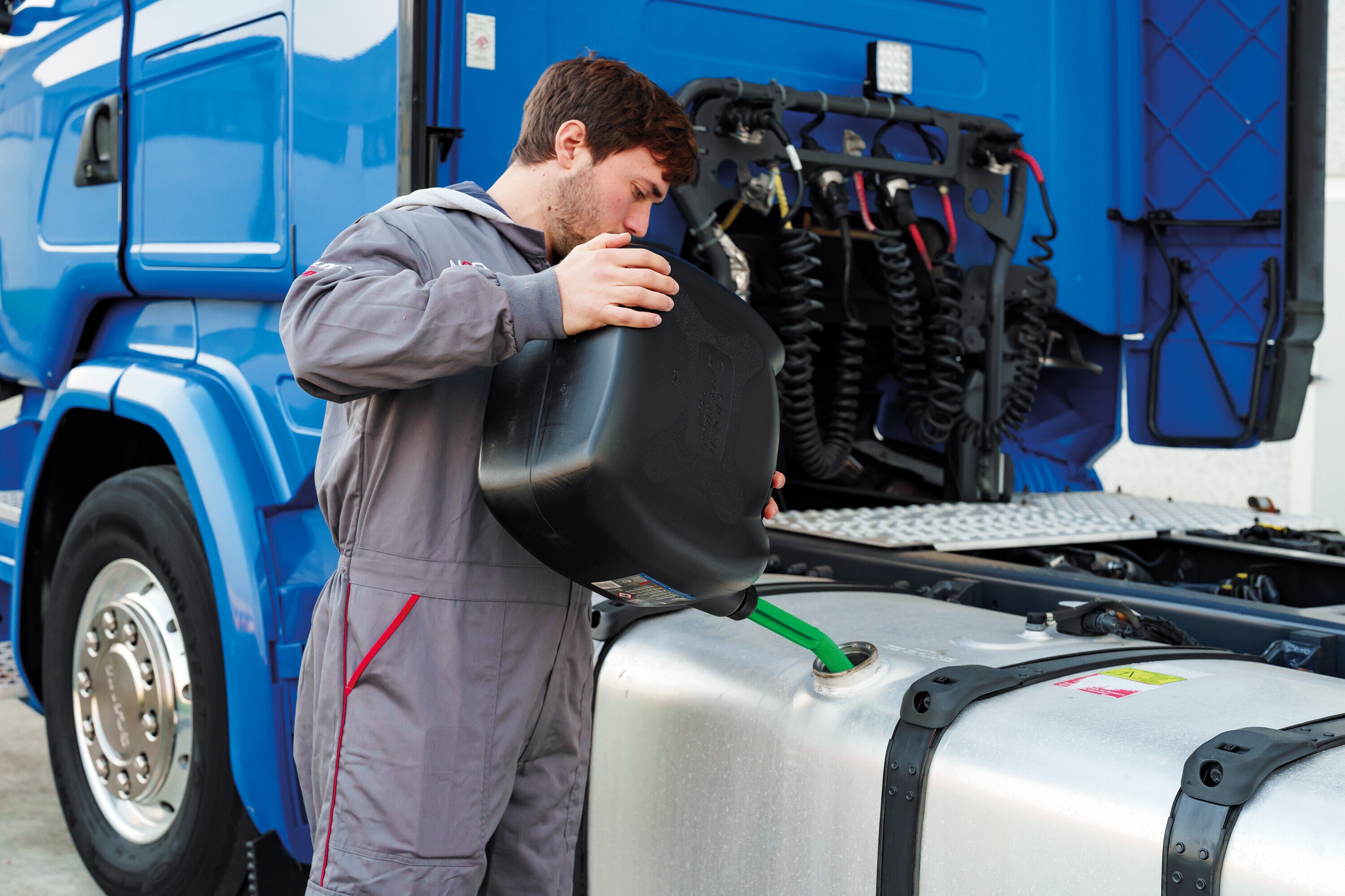 Tanica carburante completa di travasatore - 20 L