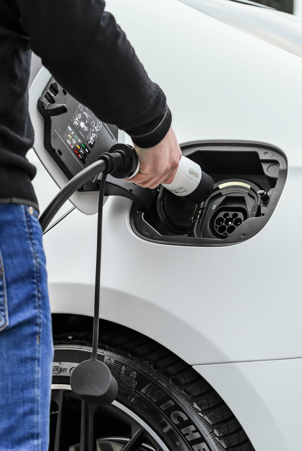 Carica batteria portatile per veicoli elettrici