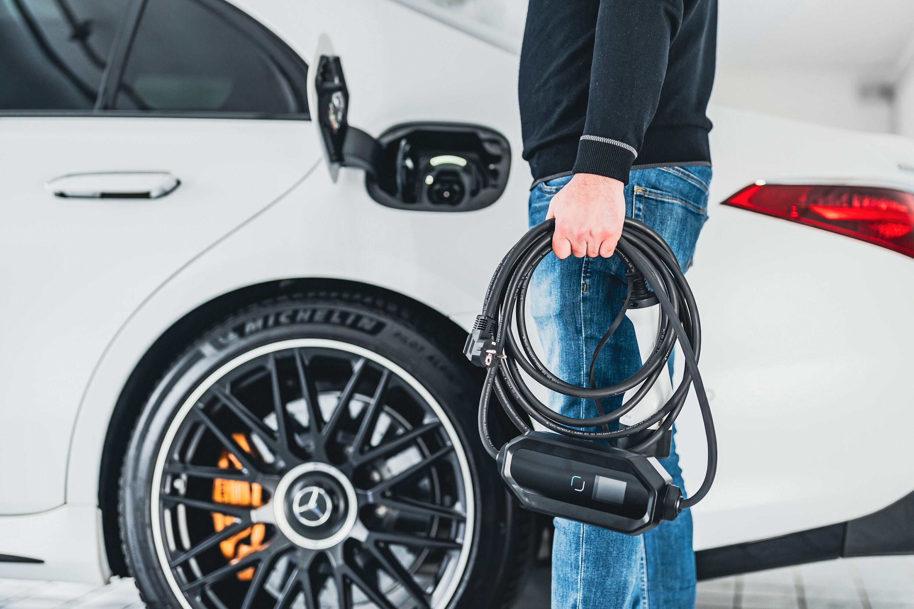 Carica batteria portatile per veicoli elettrici