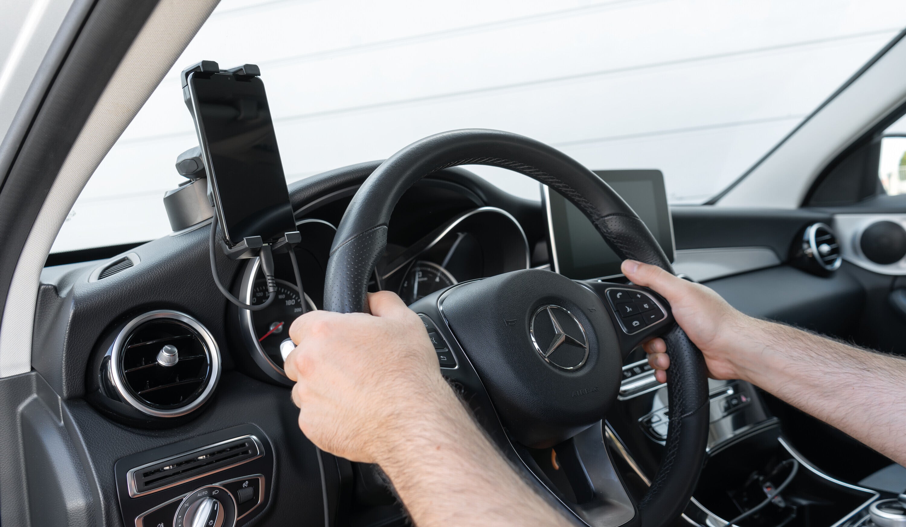 Super Grip, porta telefono e tablet con ventosa adesiva