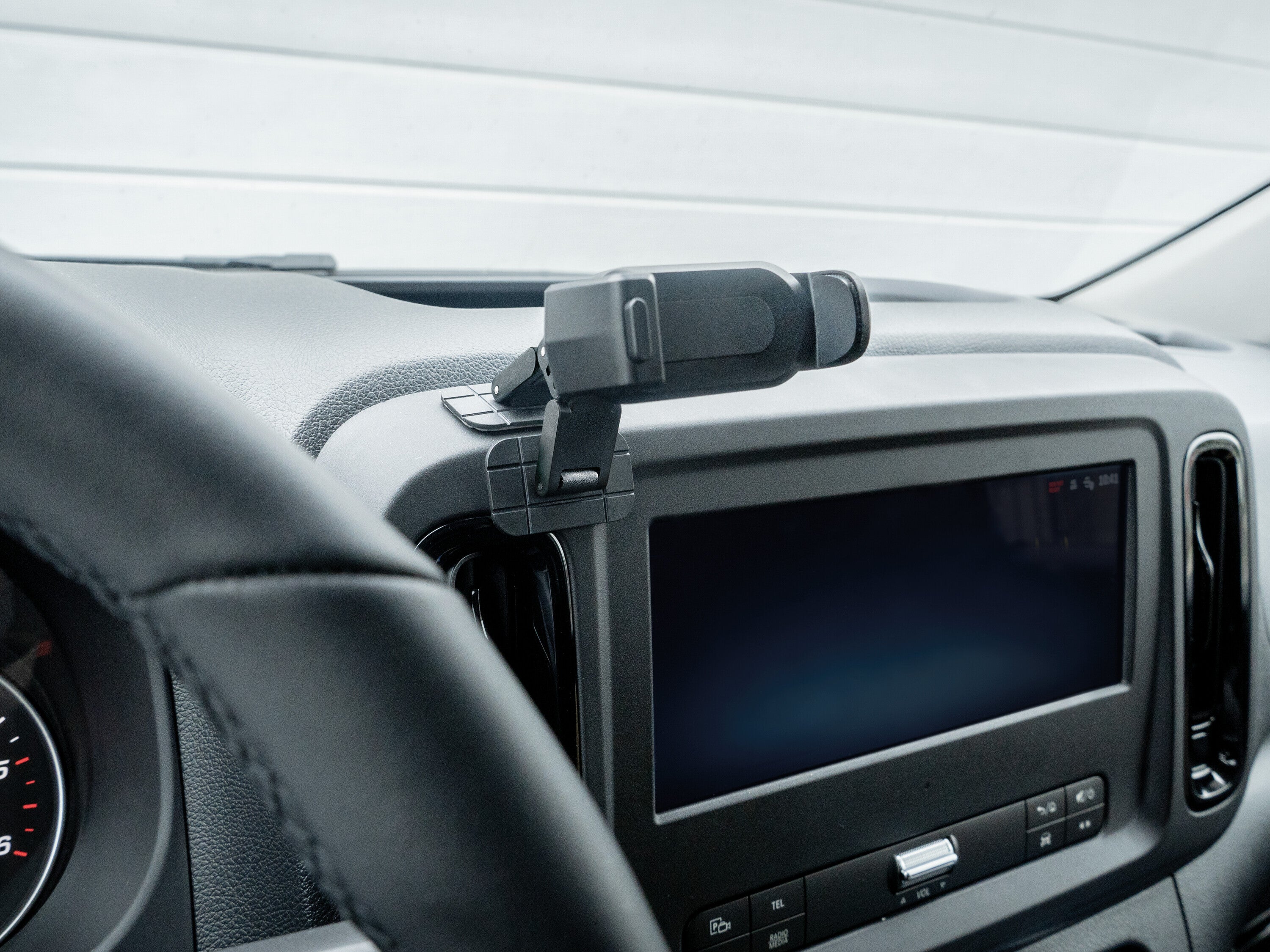 Snap Bipod 2.0, porta telefono a clip con doppia base adesiva