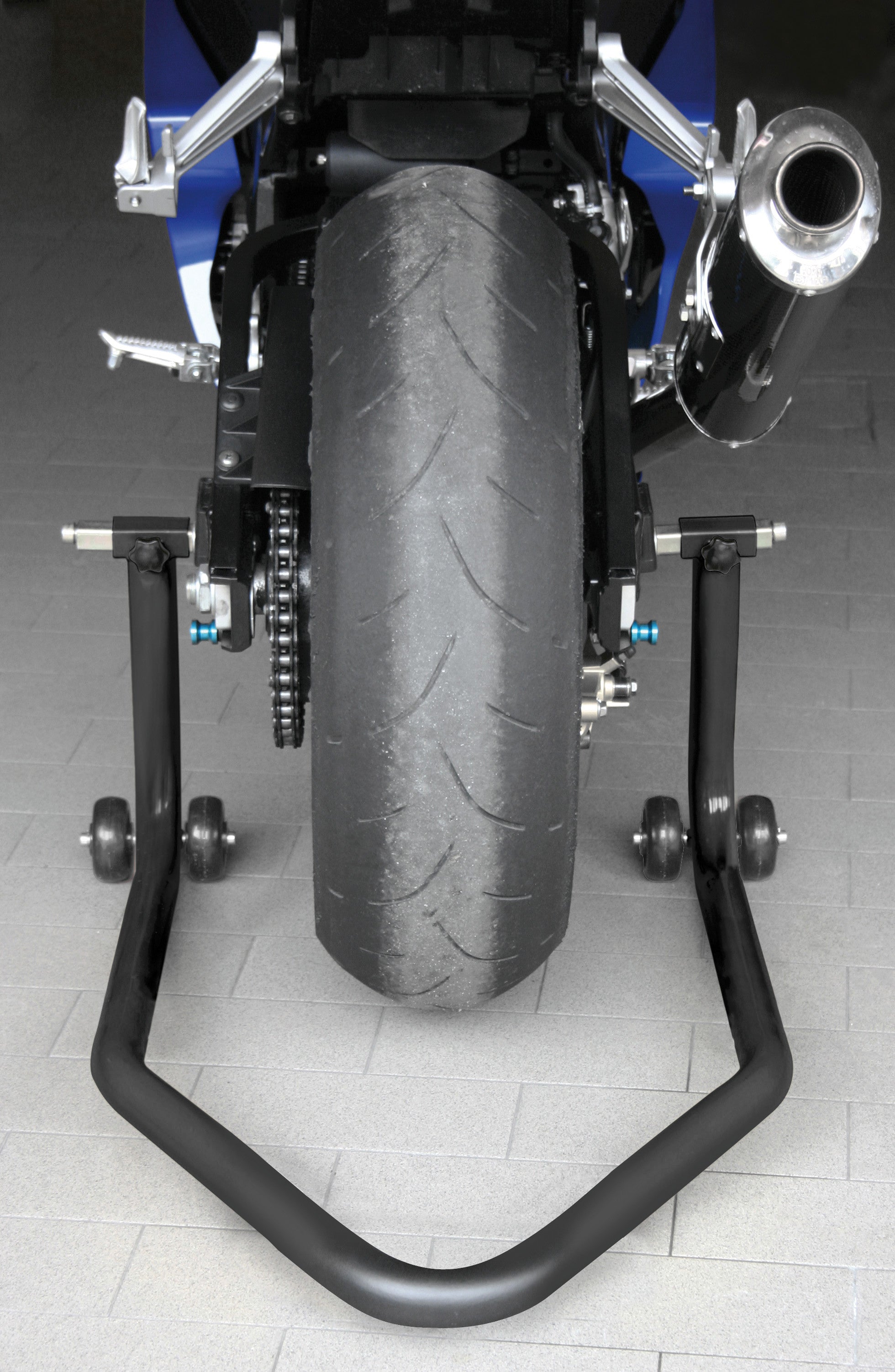 Stand-Up, cavalletto moto a sollevamento posteriore