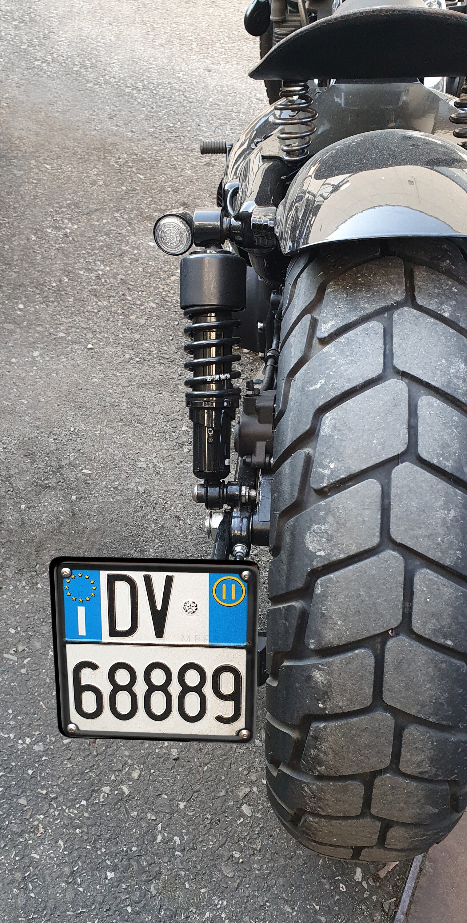 Cornice targa moto in acciaio - Nero