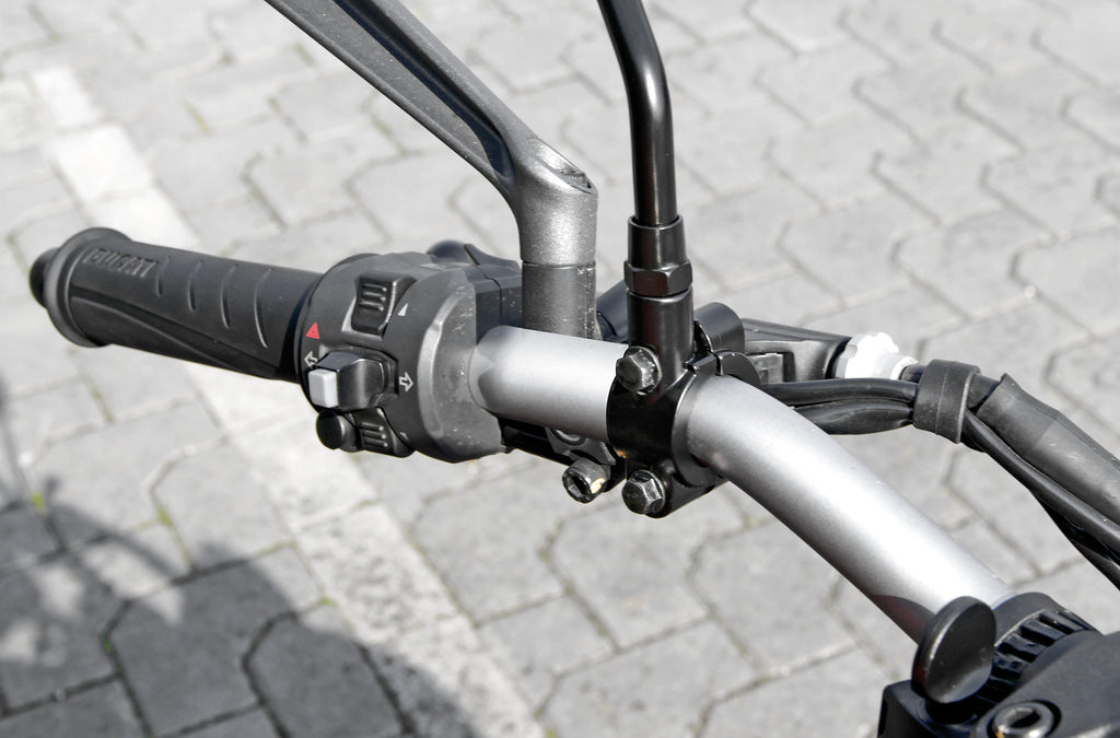 Fix Mirror, attacco specchietto da manubrio