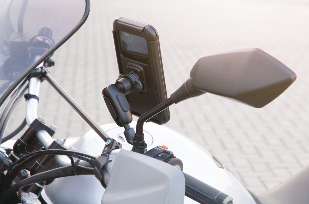 Case, custodia rigida universale per smartphone