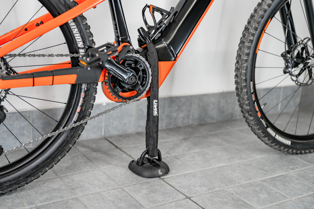 Shield 4, ancoraggio per moto da installare a pavimento
