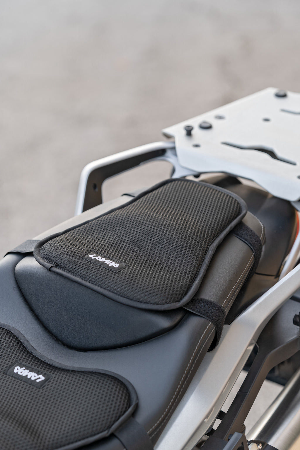 Gelpad Air, cuscino traspirante in gel per moto e scooter - L - 21x30 mm