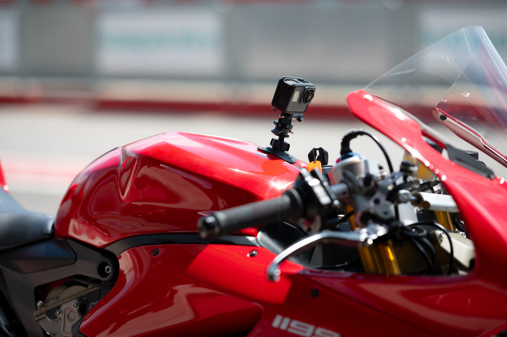 Titan Stick, supporto con attacco a fissaggio adesivo