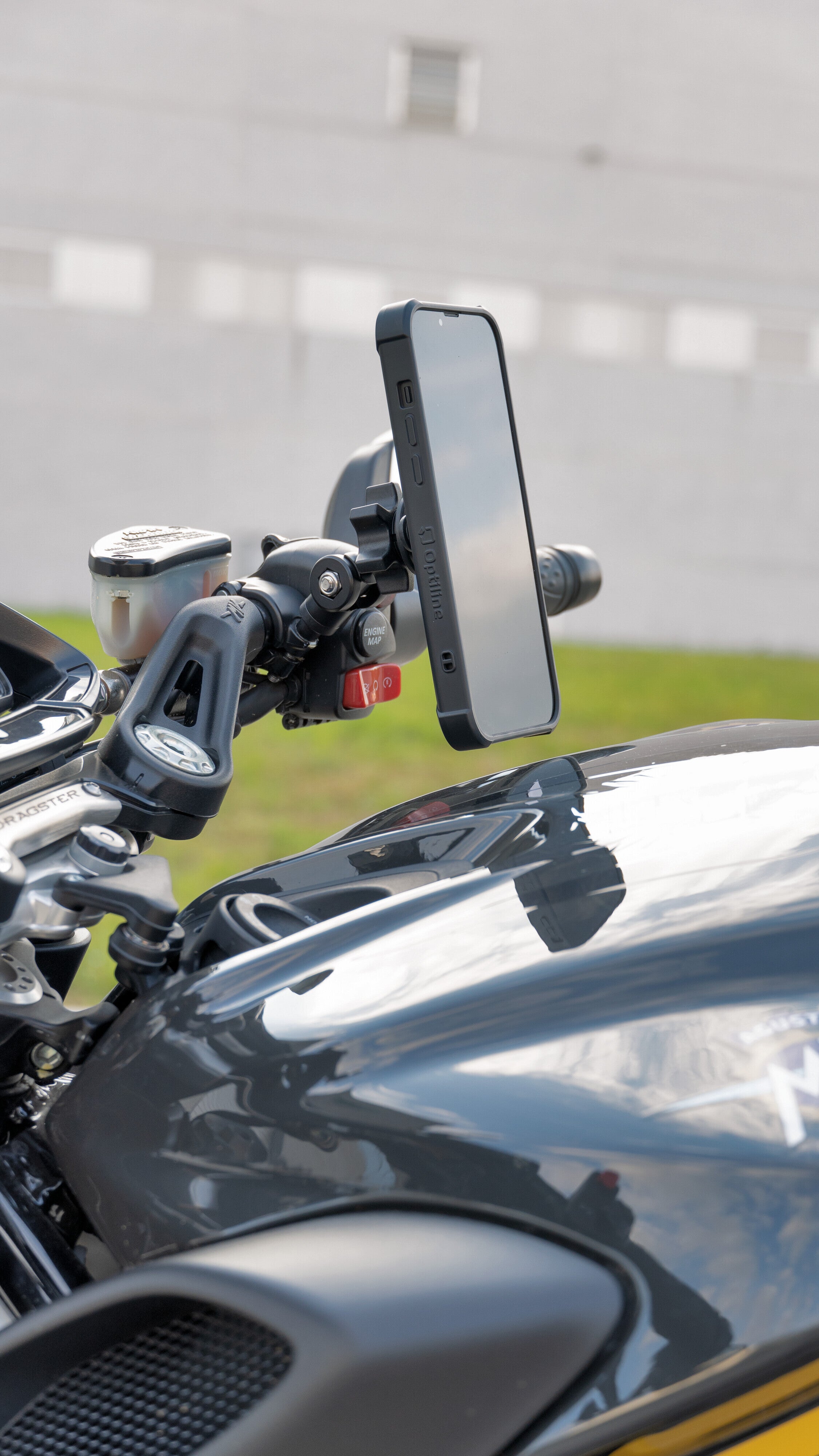 Titan M6 Pro, supporto con attacco per viti e riser M6