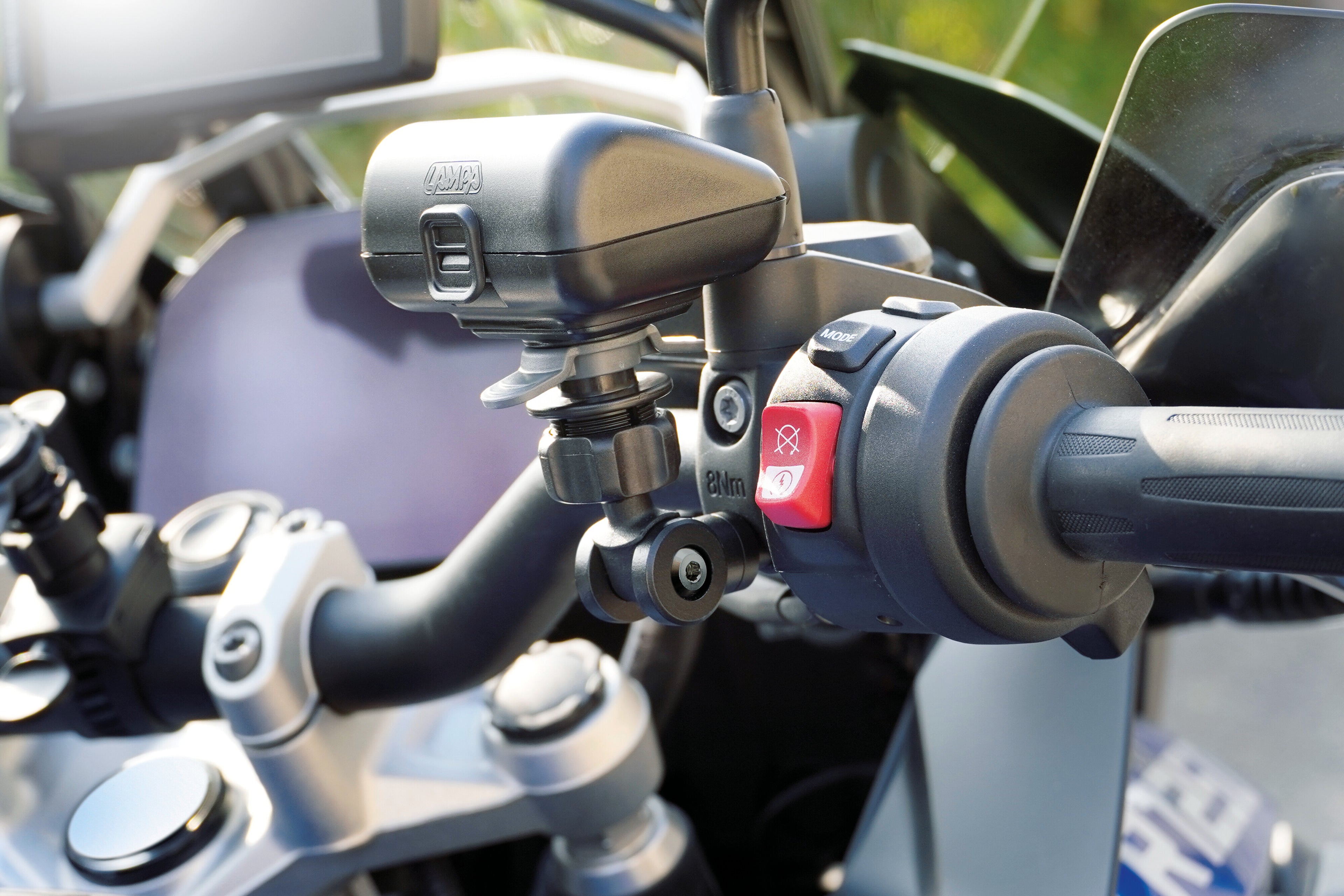 Titan M6 Pro, supporto con attacco per viti e riser M6