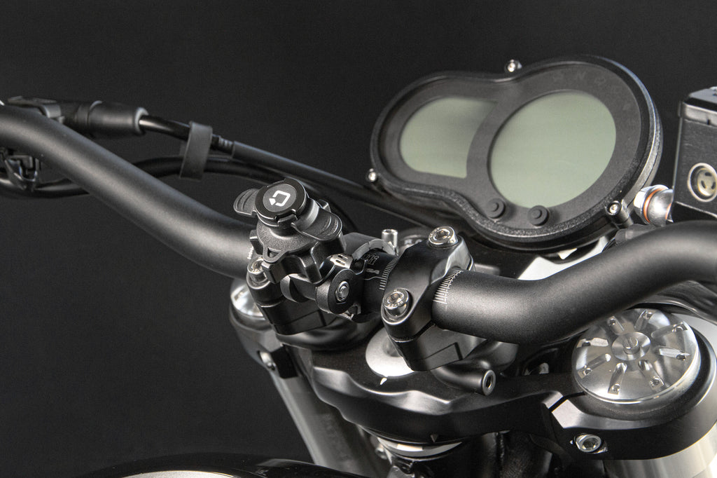 Titan Clamp, attacco multifunzione regolabile per manubrio