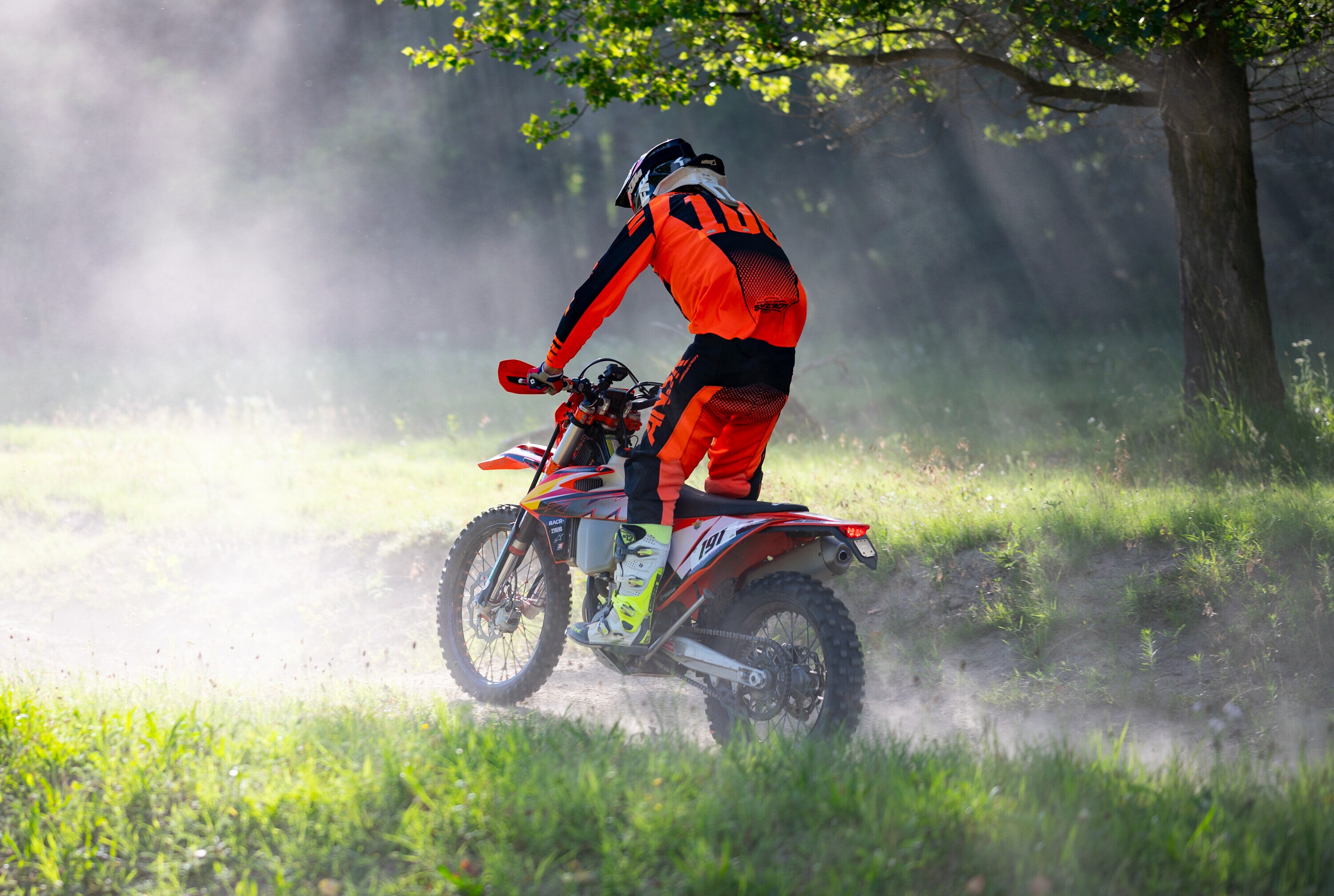 Easy-Off, portatarga con sistema estraibile per targhe moto enduro/fuoristrada