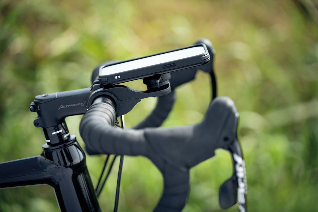 Outfront Pro, porta telefono con profilo basso per manubrio bici