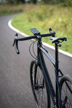 Outfront Pro, porta telefono con profilo basso per manubrio bici