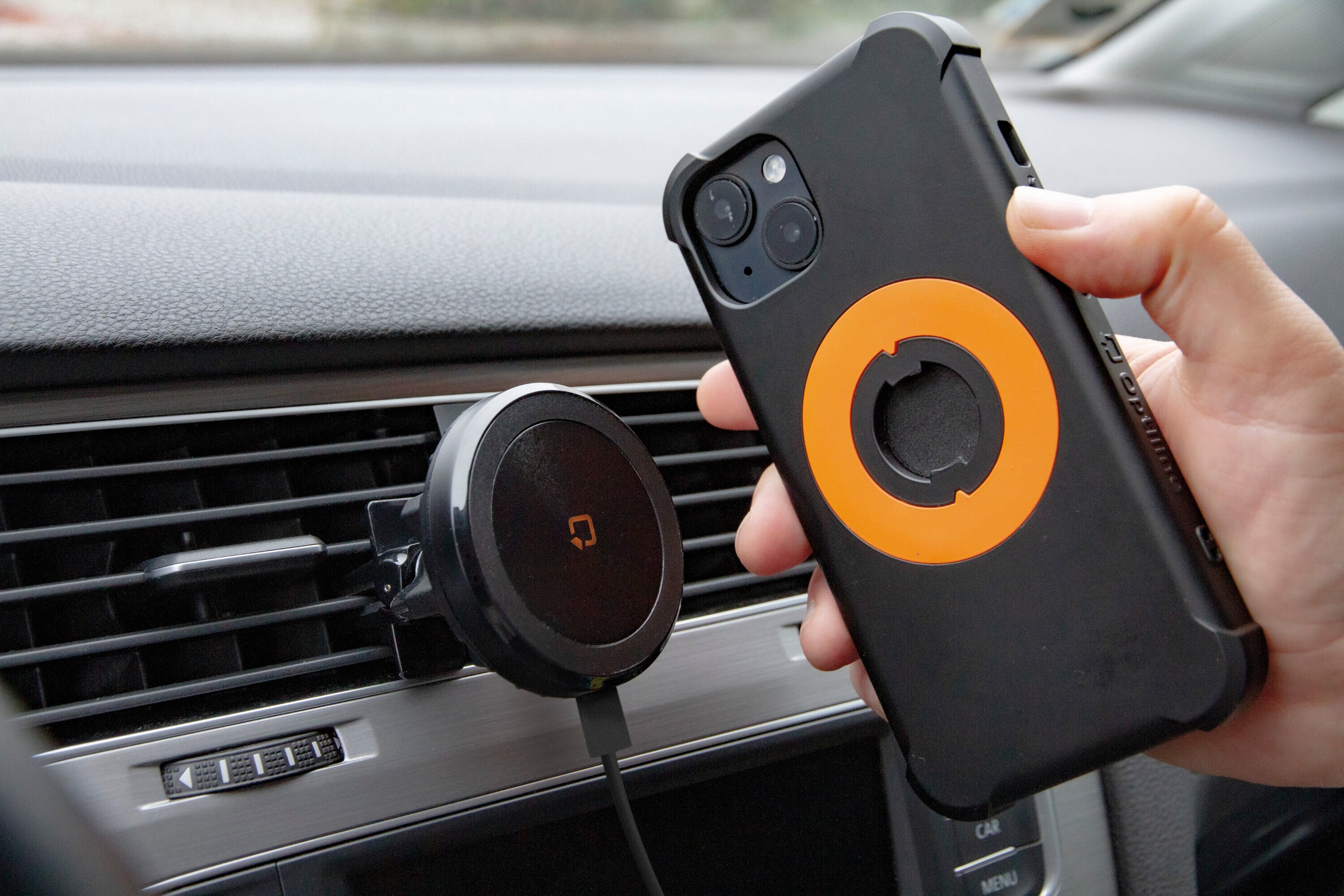 Mag Wireless Airvent, Porta telefono magnetico per bocchetta d’aerazione con ricarica wireless