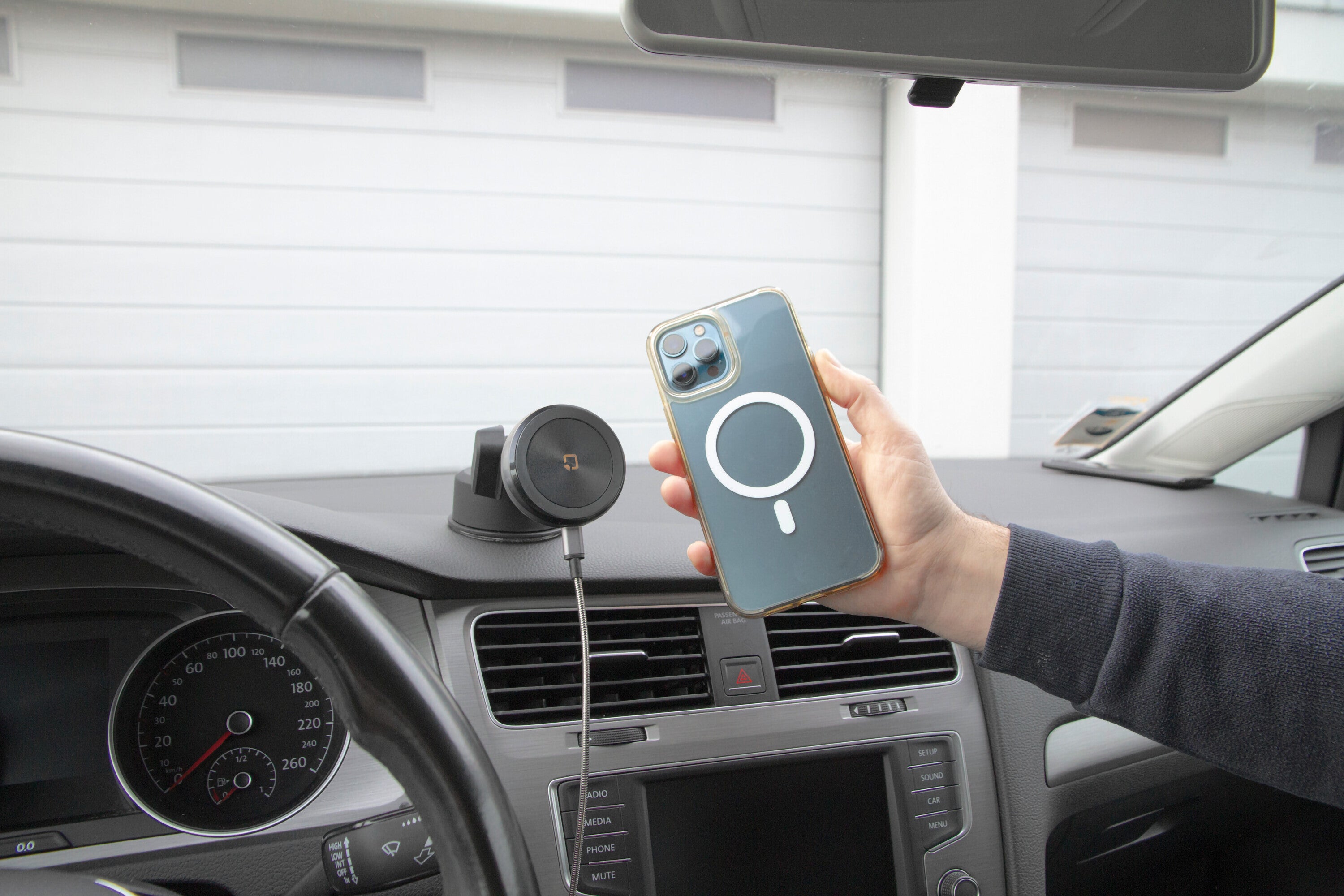 Mag Wireless Orbit, Porta telefono magnetico con ricarica wireless e attacco a ventosa adesiva
