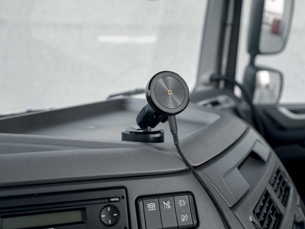 Mag Wireless Orbit, Porta telefono magnetico con ricarica wireless e attacco a ventosa adesiva