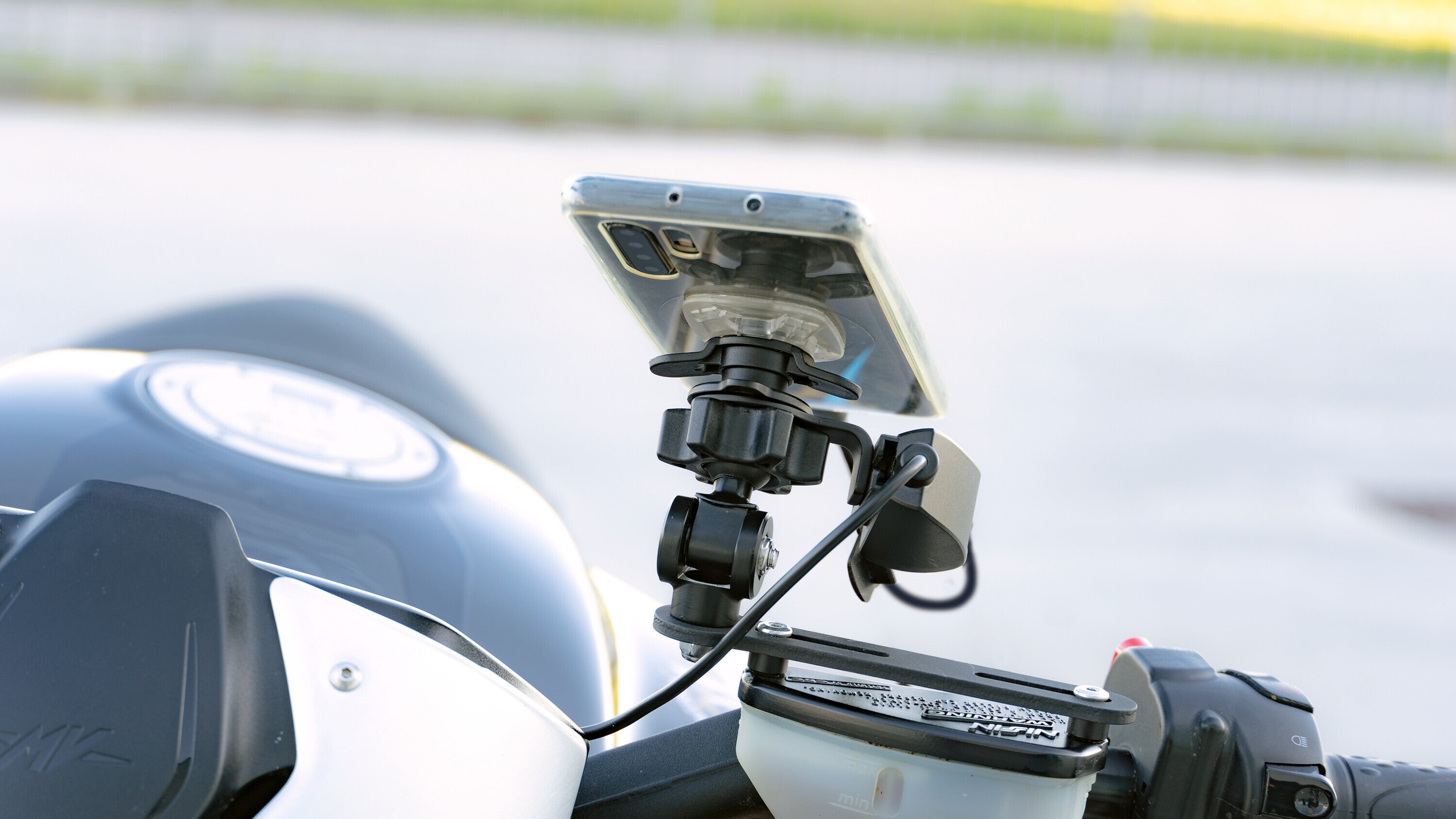Trek, doppio caricatore usb resistente all’acqua, 3 tipi di fissaggio - 5400 mA - 30W - 12/24V
