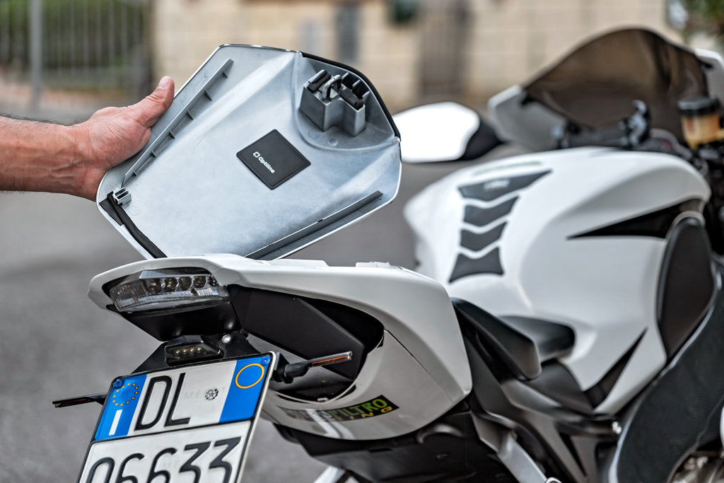 Opti Tracker Compact, Localizzatore Ultra-Sottile Adesivo