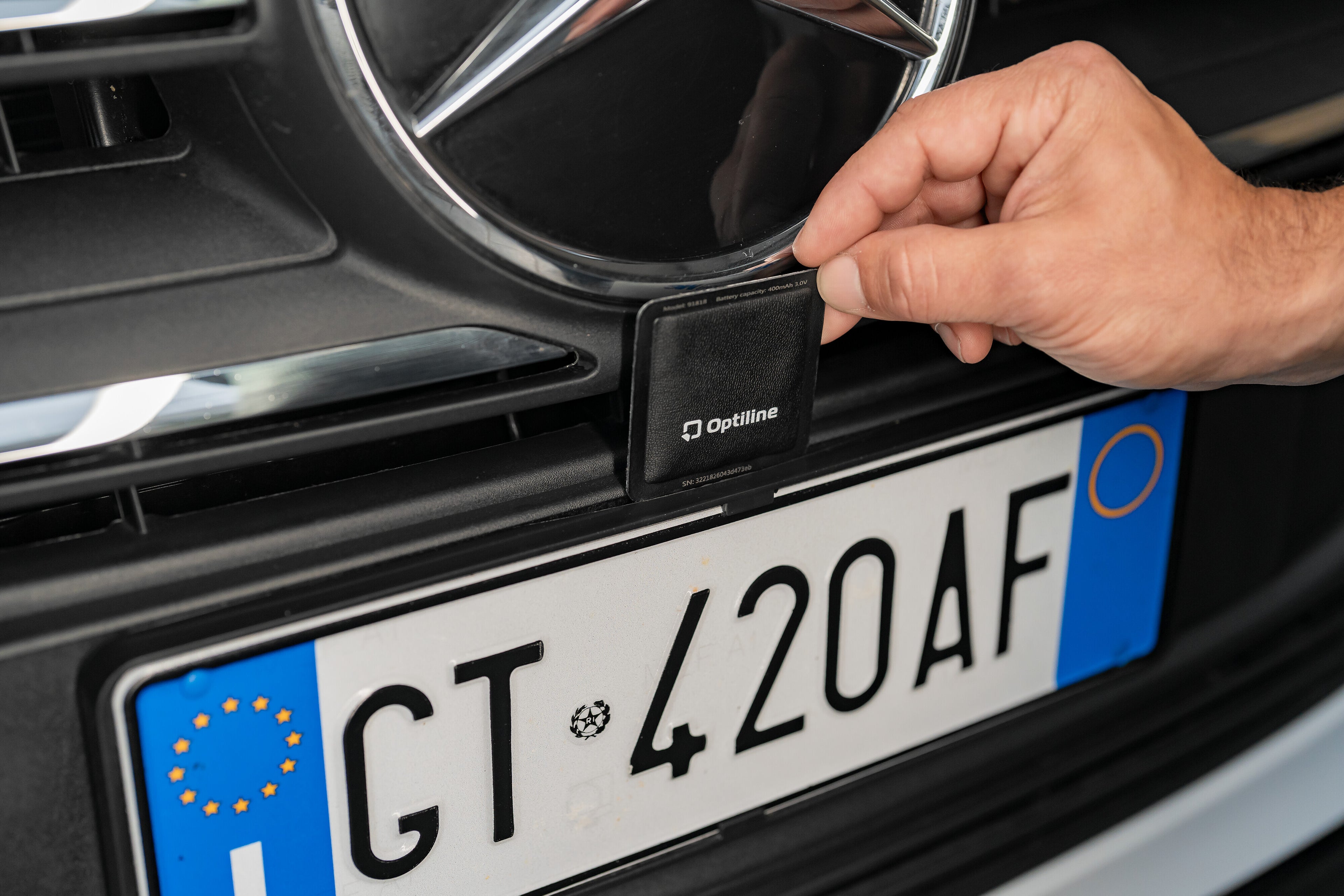 Opti Tracker Compact, Localizzatore Ultra-Sottile Adesivo