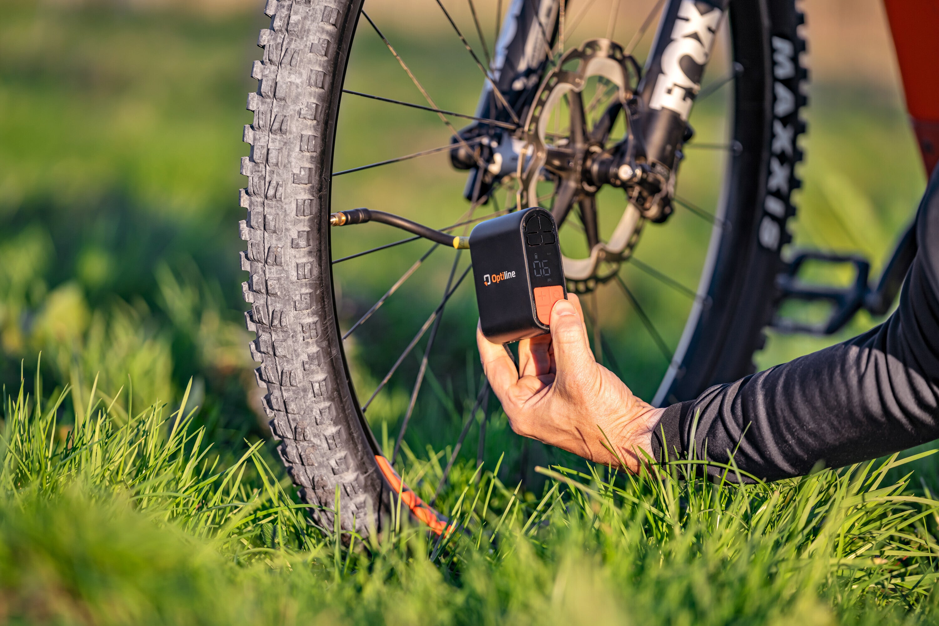 Aircore, mini compressore elettrico portatile compatibile con auto, moto, bici, palloni