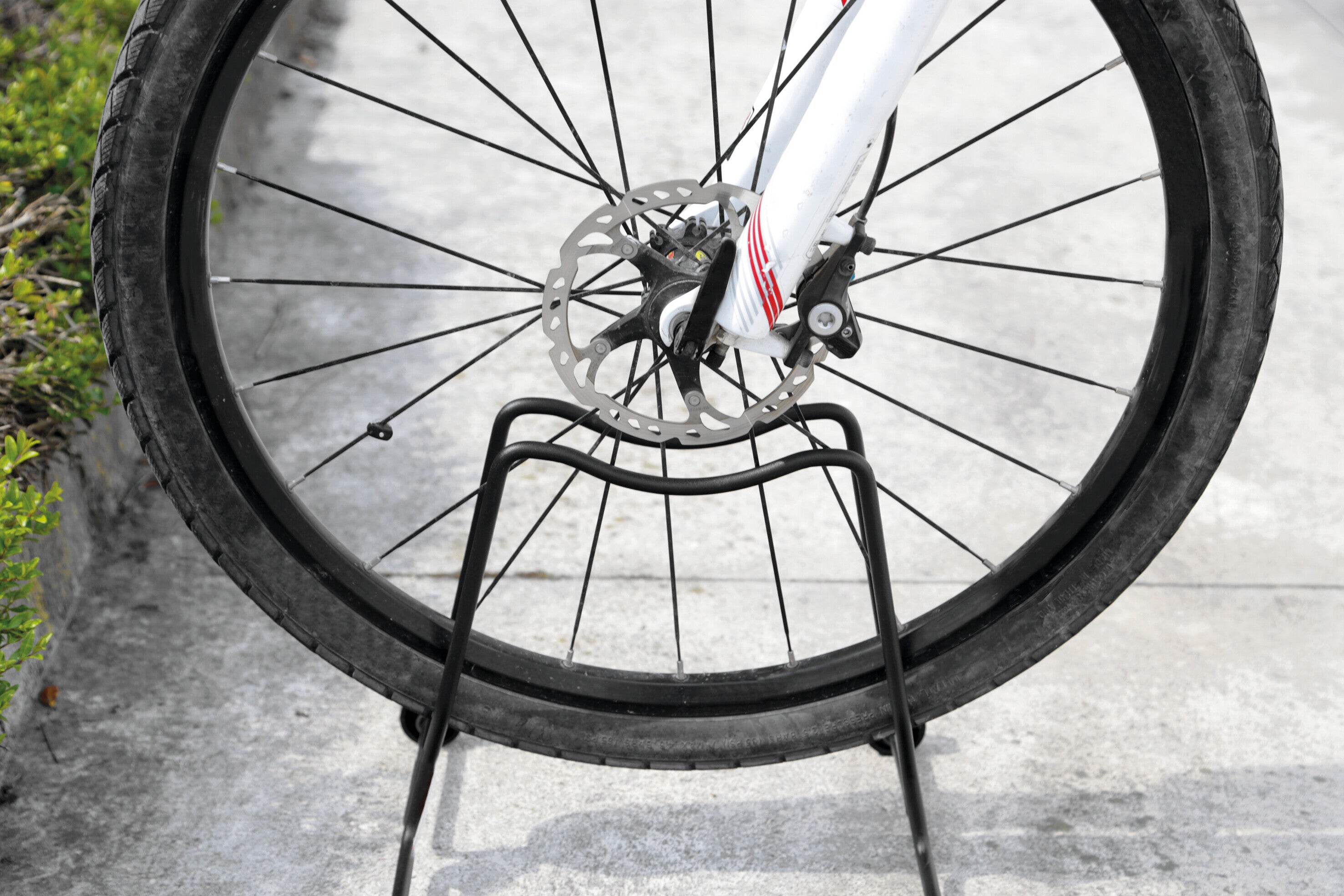 Stand portabici con rotelle a 1 posto, ingresso ruota 6 cm, compatibile con freni a disco