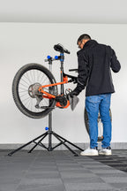 Cavalletto professionale per riparazione biciclette