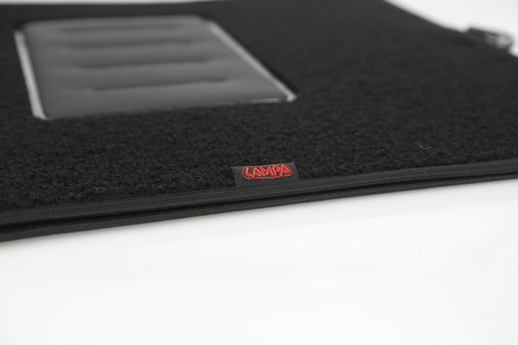Tappeti su misura in moquette - compatibile per Scania G Serie 7 - New Generation (01/18>) - Scania L Serie 7 - New Generation (01/18>) - Scania P Serie 7 - New Generation (01/18>) - Scania R Serie 7 - New Generation (11/16>02/25) - Scania S Serie 7 -...