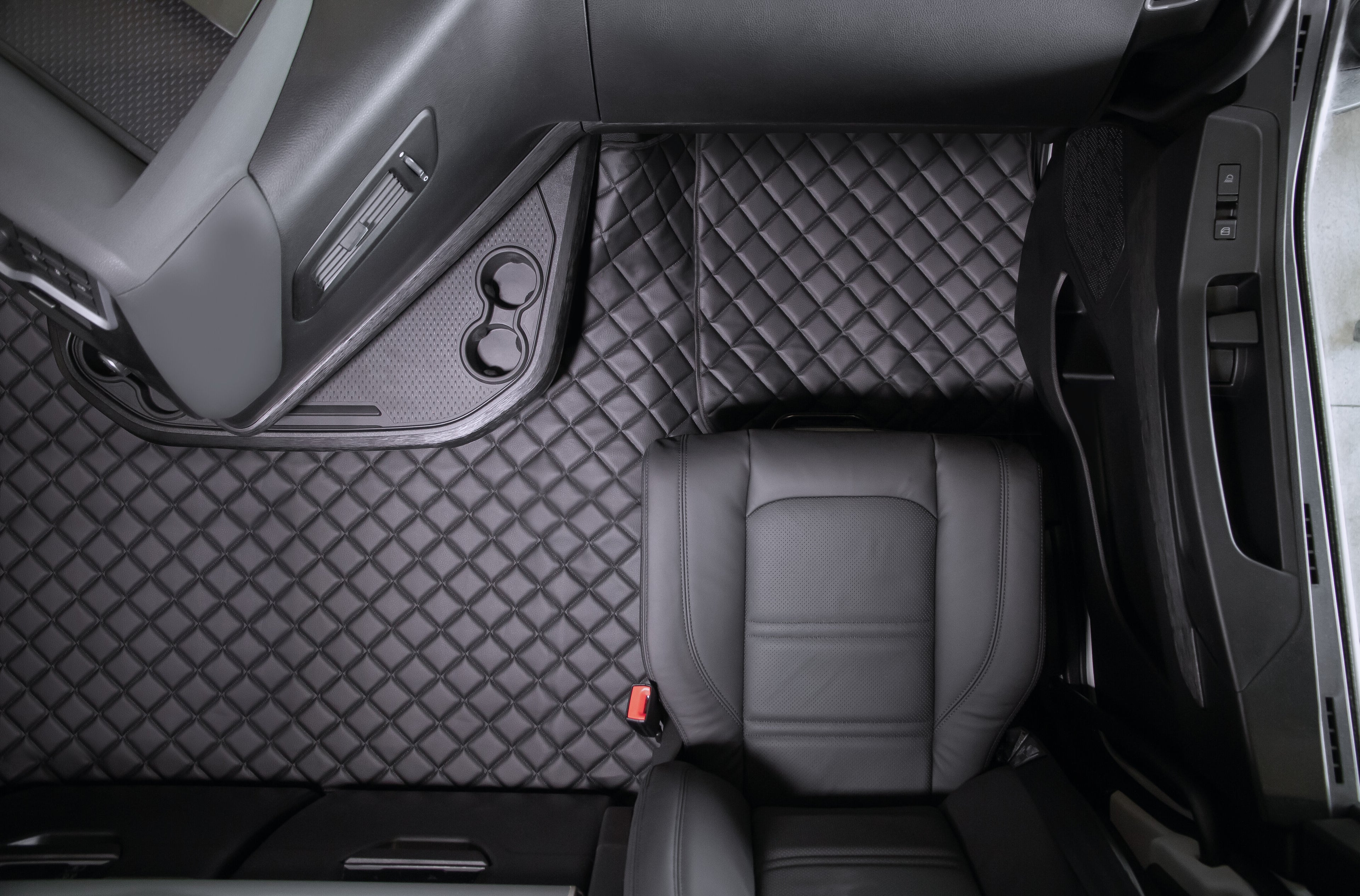 Coppia tappeti in Skeentex - Nero - compatibile per Iveco S-Way (10/19>05/24)