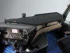 Tavolino per cruscotto - Centrale + Passeggero - compatibile per Mercedes Actros MP4 (09/11>09/19) cabina stretta, con o senza telecamera - Mercedes Actros MP5 (10/19>) cabina larga, con o senza telecamera - Mercedes Actros MP5 L (11/21>) cabina larga,...
