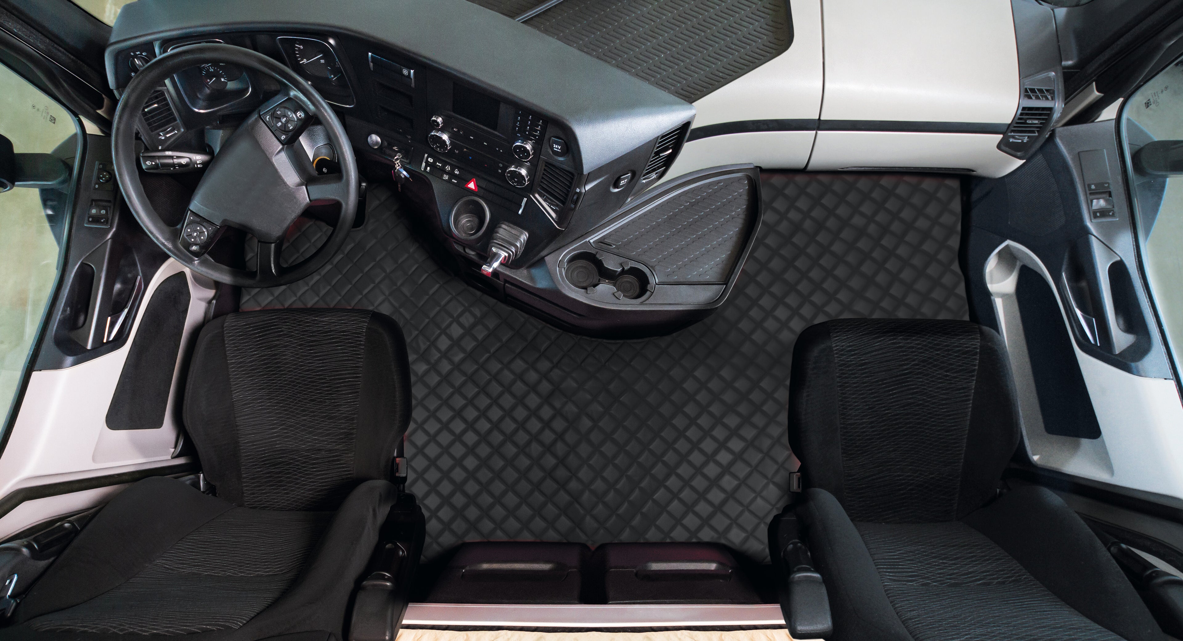 Coppia tappeti in Skeentex - Blu - compatibile per Mercedes Actros MP4 (09/11>09/19) cabina larga, sedile pass. pieghevole, tunnel - Mercedes Actros MP5 (10/19>) cabina larga, sedile pass. pieghevole, tunnel - Mercedes Actros MP5 L (11/21>) cabina larg...