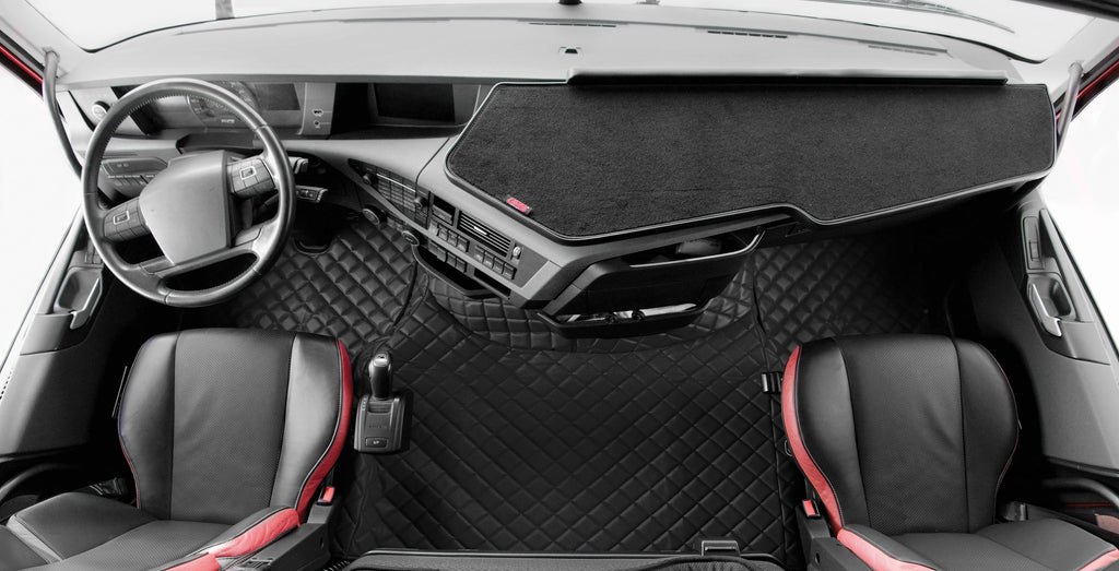 Coppia tappeti in Skeentex - Nero - compatibile per Volvo FH Serie 4 (09/12>05/21) - Volvo FH Serie 5 (06/21>) - Volvo FH Aero (01/24>) automatico